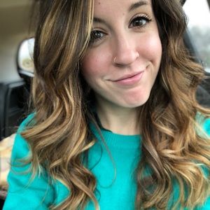 Meet your Posher, Alyssa